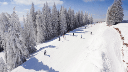 skiing image